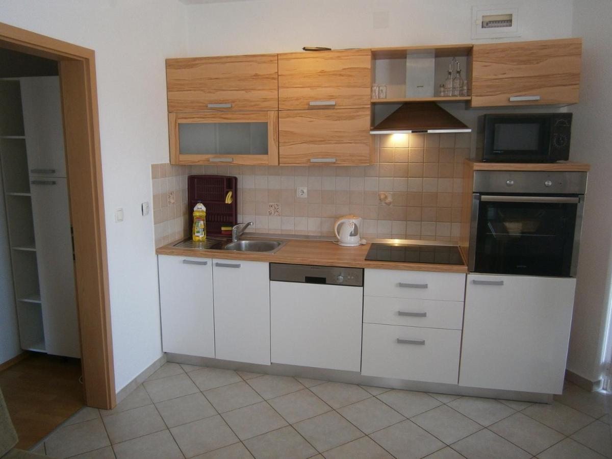 Apartments With A Parking Space Vodice - 13973 Exterior photo
